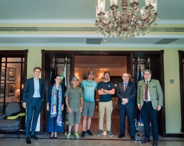 int l paragliding champions arrive in pakistan for epic expedition int l paragliding champions arrive in pakistan for epic expedition