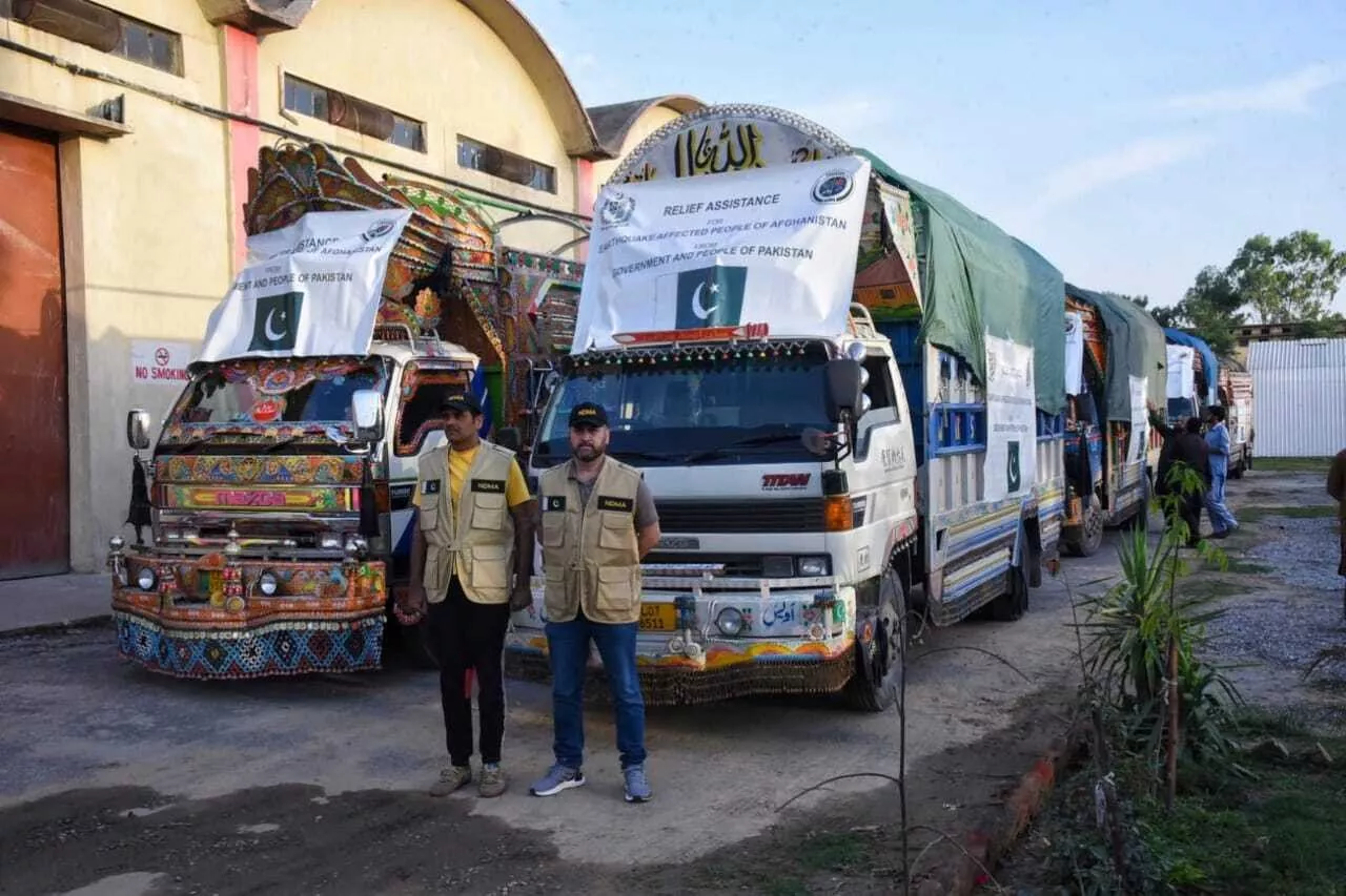 pakistan dispatches relief goods for victims of afghanistan s earthquake pakistan dispatches relief goods for victims of afghanistan s earthquake