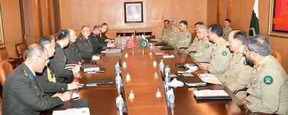 turkish land forces chief calls on coas at ghq