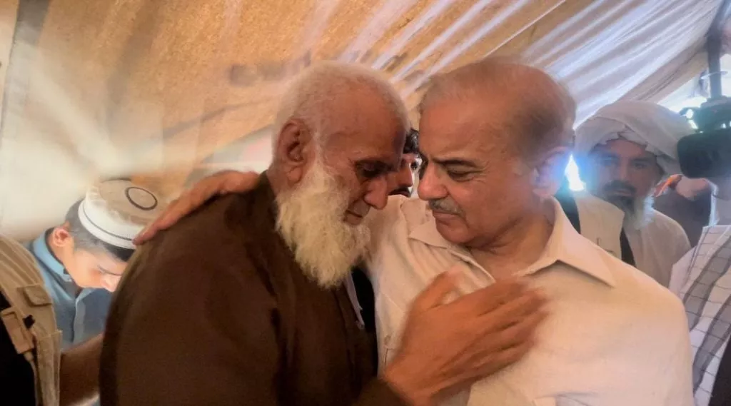 pm urges no politics on flood relief pm urges no politics on flood relief