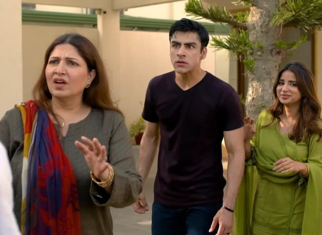 saboor aly s acting slip up in mushkil s latest episode has social media in fits