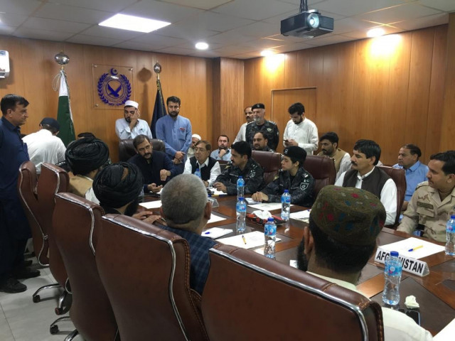 pakistani afghan officials agree to bolster bilateral trade