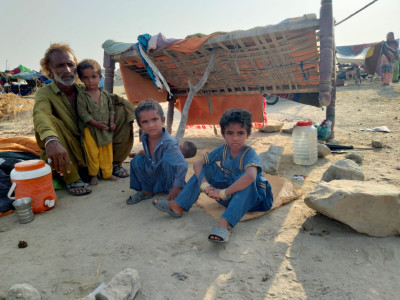 hot weather grips sindh s flood affected areas hot weather grips sindh s flood affected areas