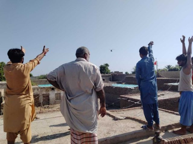 Photo of Residents step up to protect homes in flood-hit Sindh