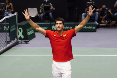 alcaraz puts spain into davis cup quarters alcaraz puts spain into davis cup quarters
