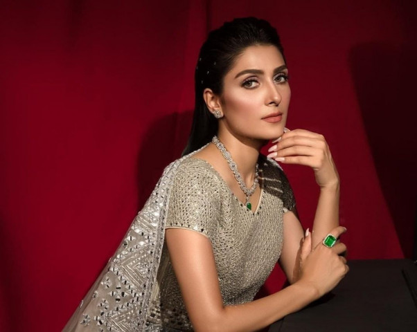 sequin extravaganza best dressed celebs at hum awards 2022 sequin extravaganza best dressed celebs at hum awards 2022
