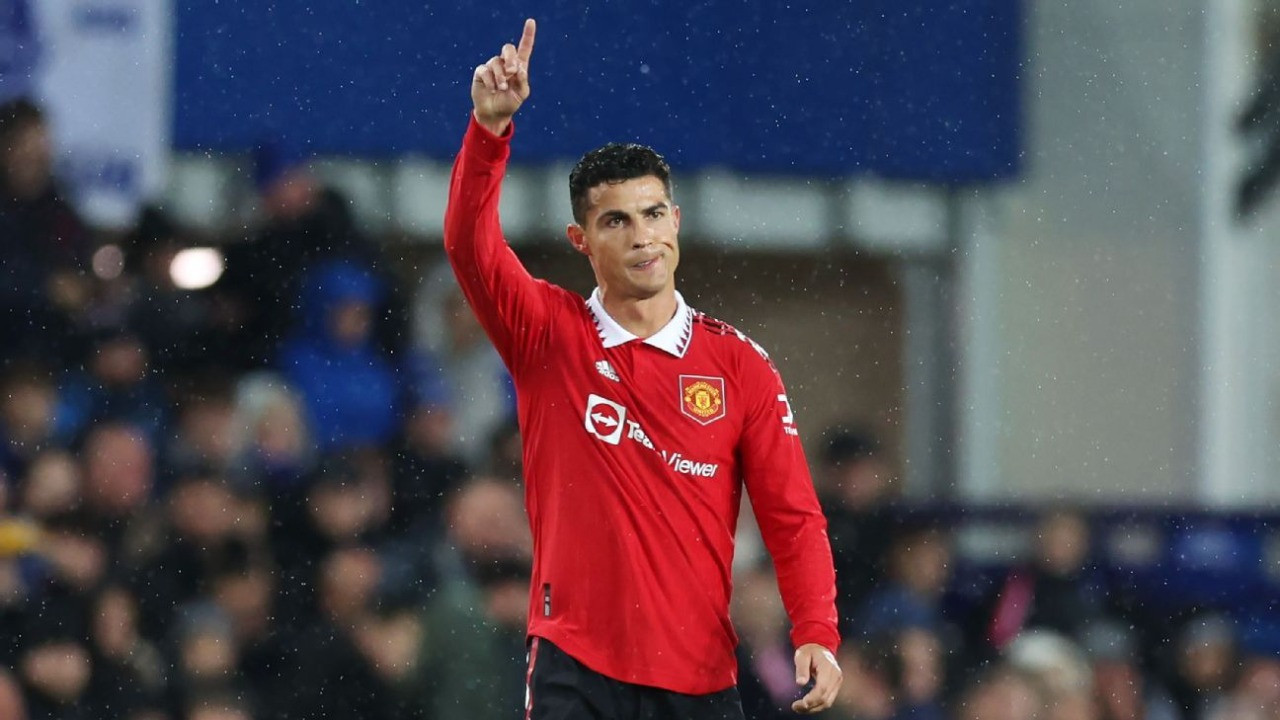 Cristiano Ronaldo pulls up injured in warm up ahead of Espanyol