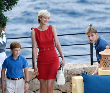 the crown to handle princess diana s death with sensitivity the crown to handle princess diana s death with sensitivity