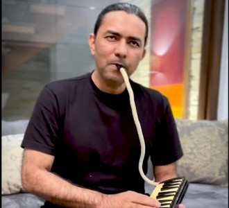 sajjad ali surprises fans with a soulful rendition of faiz ahmed faiz s raat yun dil mein sajjad ali surprises fans with a soulful rendition of faiz ahmed faiz s raat yun dil mein