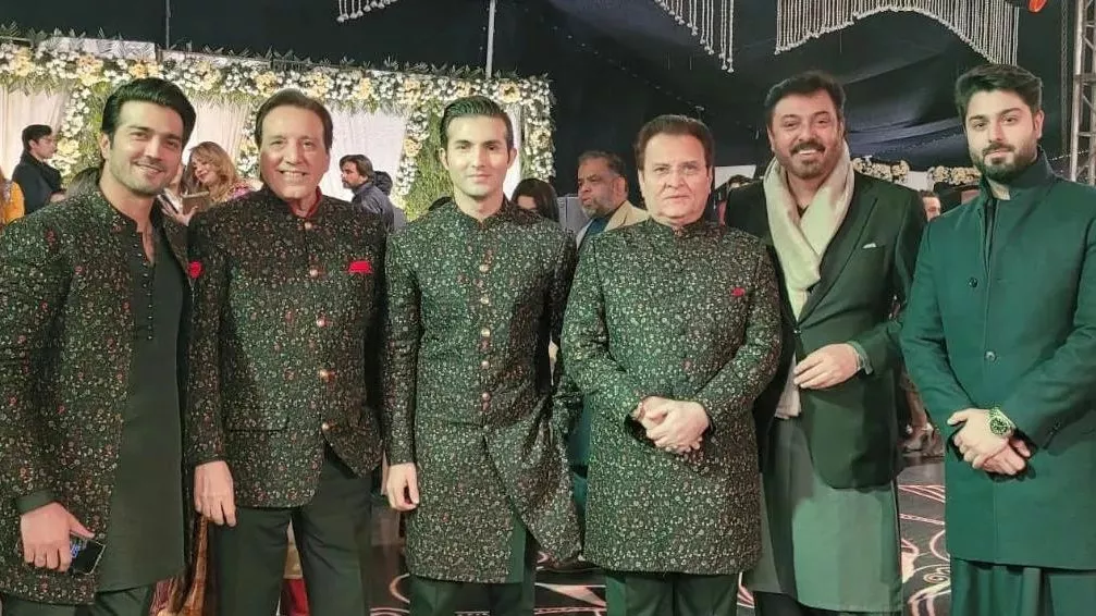 this is what you call nepotism naumaan ijaz proudly shares photo with star kids draws ire this is what you call nepotism naumaan ijaz proudly shares photo with star kids draws ire