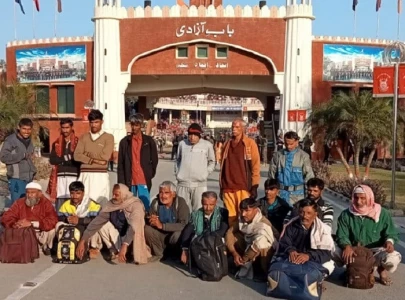 pakistani prisoners return home after completing jail sentences in india