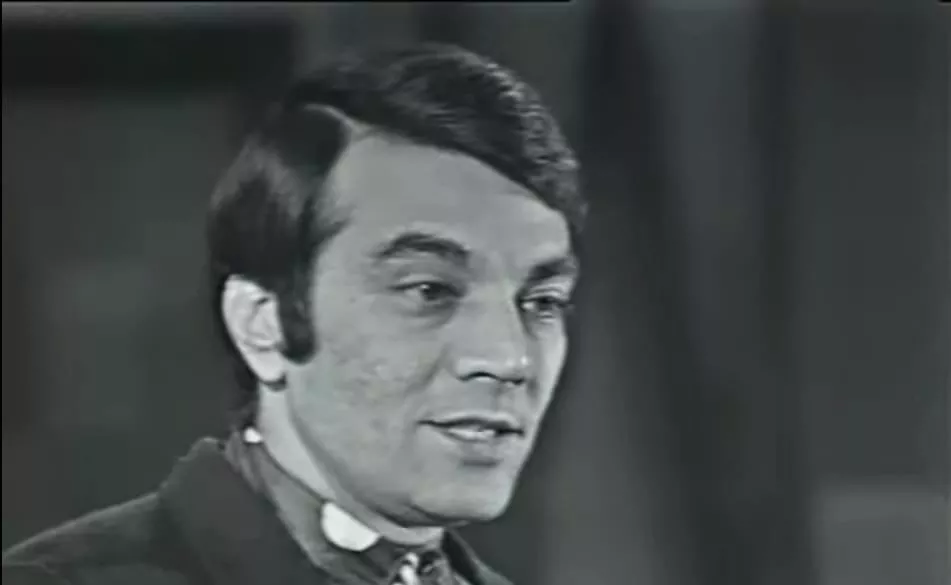watch a young zia mohyeddin recites shakespeare on ptv watch a young zia mohyeddin recites shakespeare on ptv