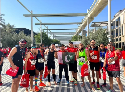 pakistani runners shine at dubai marathon 2023
