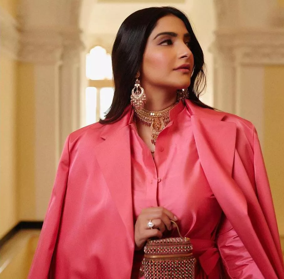 anushka to sonam presenting the best dressed at dior s first fashion show in india