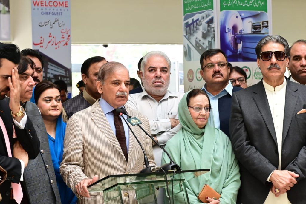 prime minister shehbaz sharif during his visit to the rawalpindi institute of urology and transplantation riut photo app