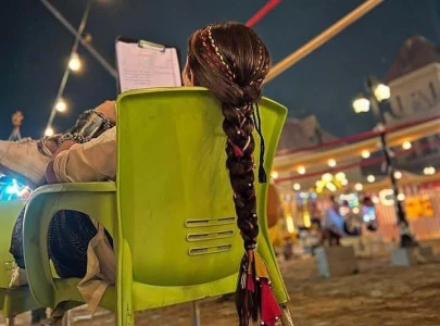 parandas and bangles mahira khan announces tv comeback with razia