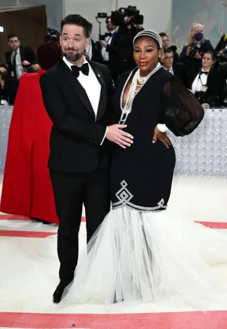 serena williams announces pregnancy on met gala red carpet serena williams announces pregnancy on met gala red carpet