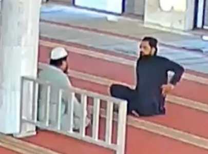 visually impaired muezzin deprived of smartphone by crook in karachi visually impaired muezzin deprived of smartphone by crook in karachi