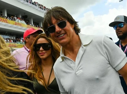 moving on shakira tom cruise fuel romance rumours moving on shakira tom cruise fuel romance rumours