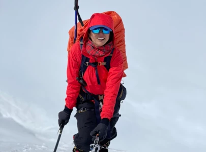 naila kiani becomes 2nd pakistani woman to scale everest