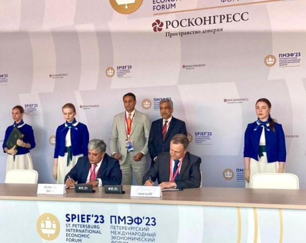 pakistan s ambassador to russian federation shafqat ali khan signed the mou on behalf of pakistan customs while secretary commerce muhammad saleh farooqi witnessed the signing ceremony held in saint petersburg photo app pakistan s ambassador to russian federation shafqat ali khan signed the mou on behalf of pakistan customs while secretary commerce muhammad saleh farooqi witnessed the signing ceremony held in saint petersburg photo app