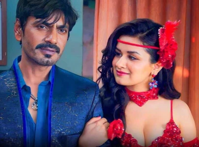 srk also does it nawazuddin defends ageless romance after being trolled for kissing 21 year old srk also does it nawazuddin defends ageless romance after being trolled for kissing 21 year old