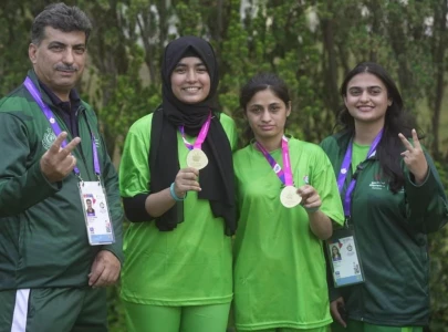 faiza naheen clinch badminton doubles gold faiza naheen clinch badminton doubles gold