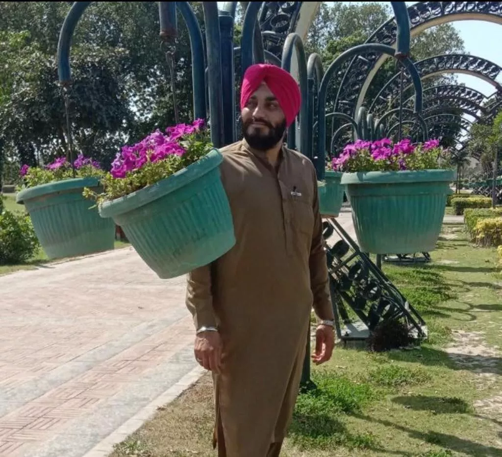 manmohan singh was heading home in guldara chowk in peshawar when he was targeted by unknown assailants photo express manmohan singh was heading home in guldara chowk in peshawar when he was targeted by unknown assailants photo express