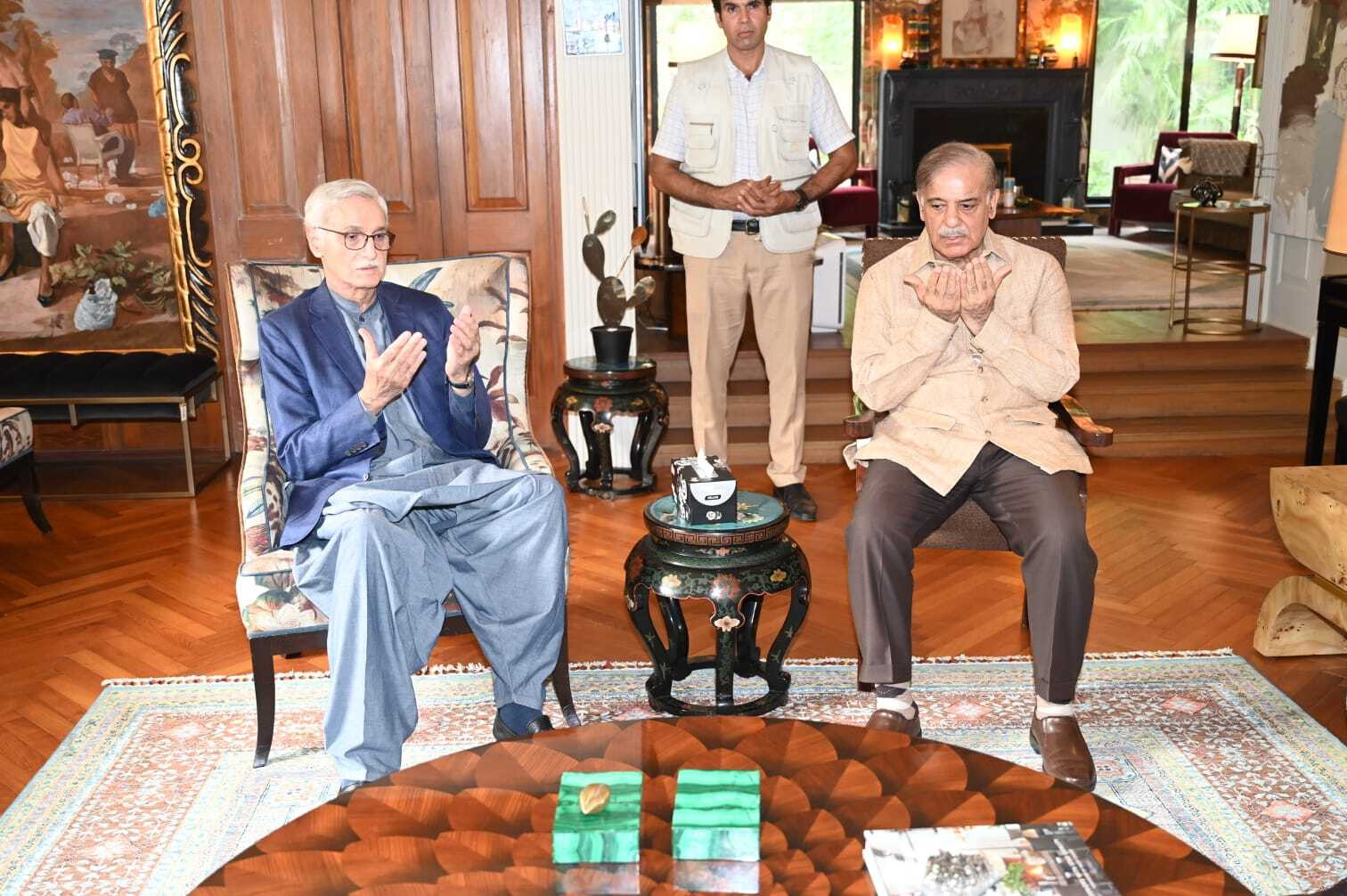 the prime minister shehbaz sharif s visit was spurred by the unfortunate demise of alamgir khan tareen who was also the owner of the popular pakistan cricket league psl franchise multan sultans photo express