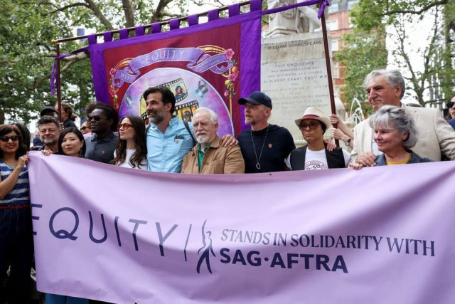 simon pegg and brian cox support hollywood strike at london rally
