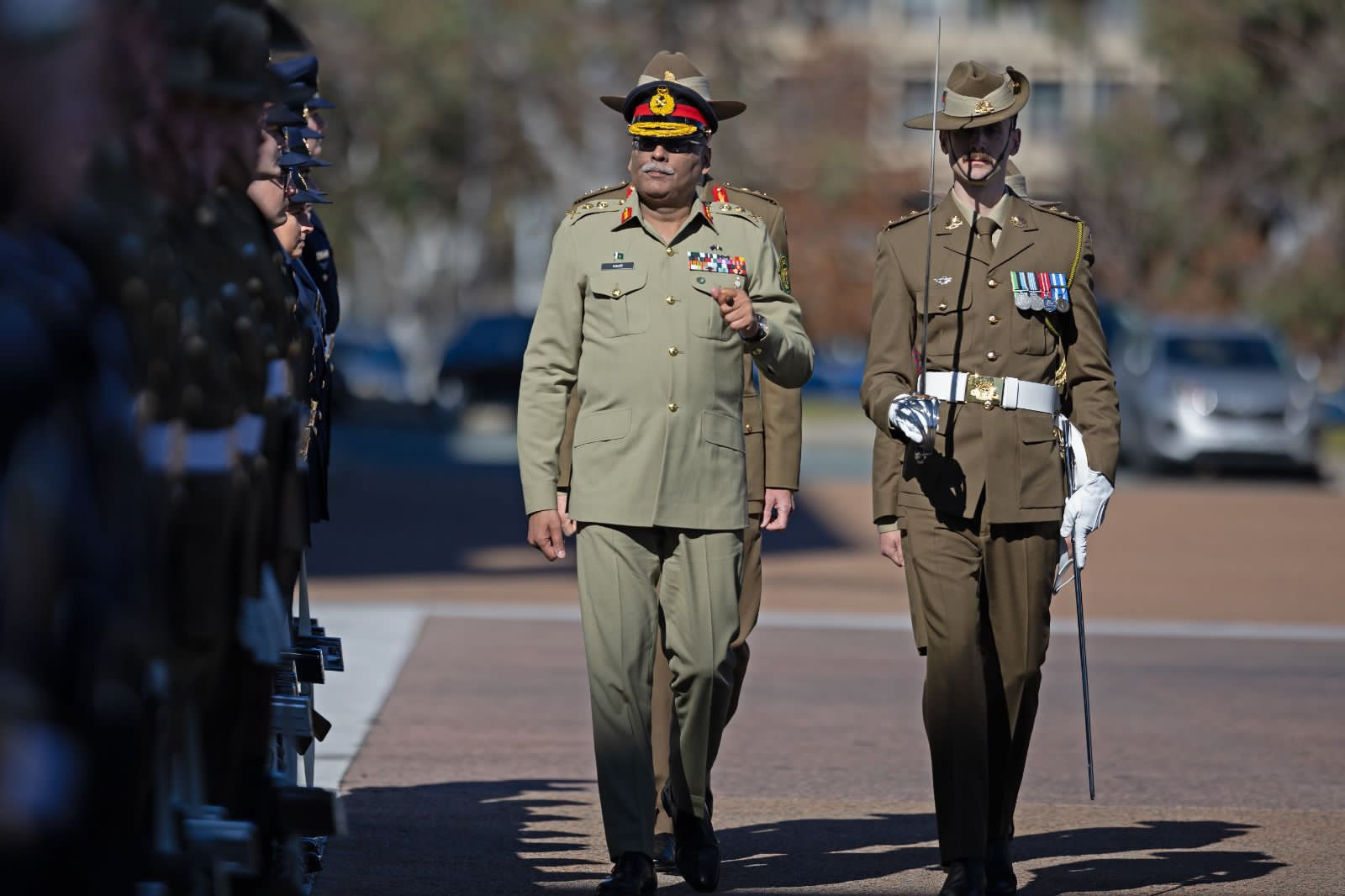 during the visit to australia cjcsc general sahir shamshad mirza met high ranking civilian and military leadership photo ispr