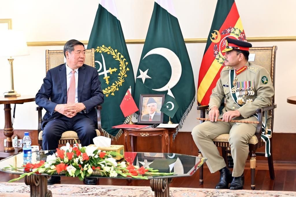 visiting chinese vice premier he lifeng meets chief of army staff coas general syed asim munir on july 31 2023 photo ispr