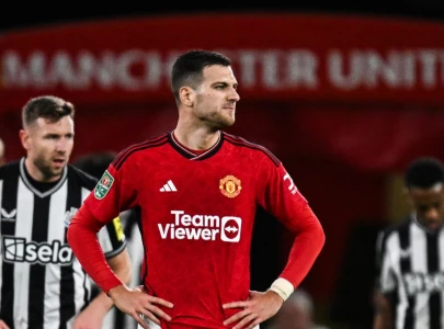 troubled man utd urged to stick together troubled man utd urged to stick together