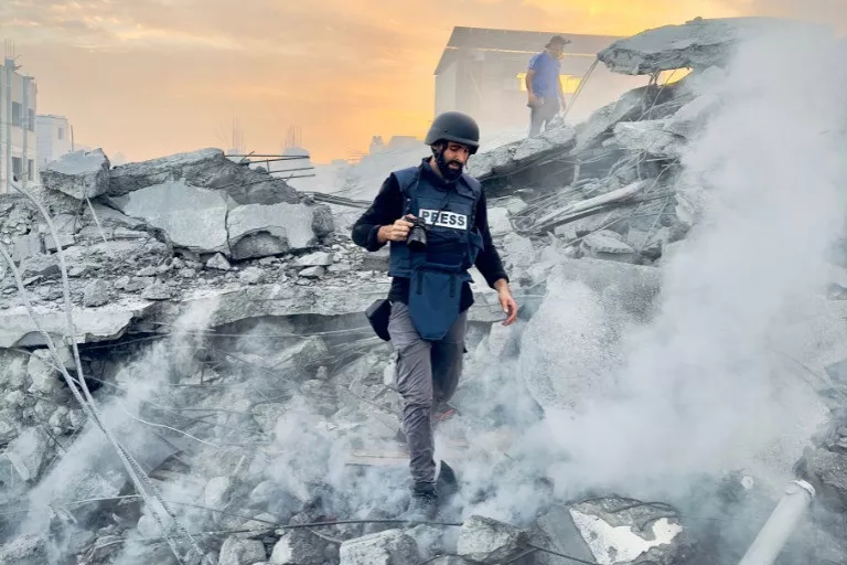 motaz azaiza named man of the year in light of his fearless reporting in gaza motaz azaiza named man of the year in light of his fearless reporting in gaza