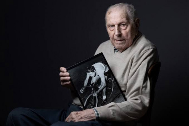 coste to carry olympic torch 76 years after winning gold coste to carry olympic torch 76 years after winning gold