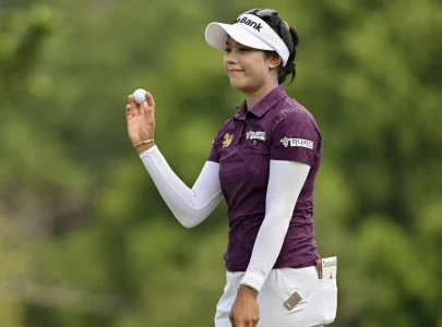 tavatanakit holds off charging valenzuela to win lpga thailand