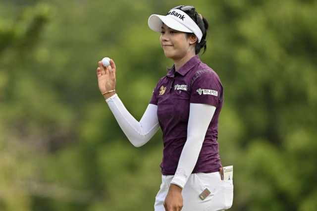 tavatanakit holds off charging valenzuela to win lpga thailand tavatanakit holds off charging valenzuela to win lpga thailand