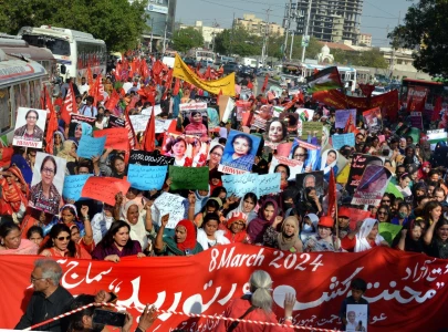 aurat march attracts diverse crowd