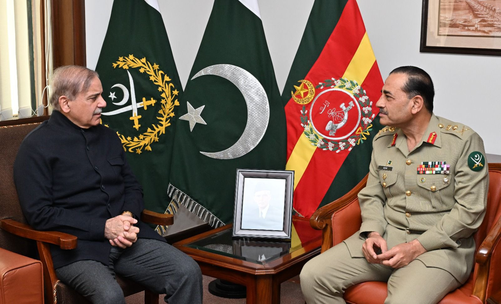 coas thanked the pm for the visit and reposing confidence in the army photo ispr