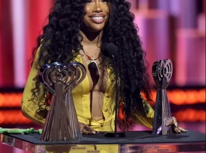 sza sweeps iheartradio music awards with four wins