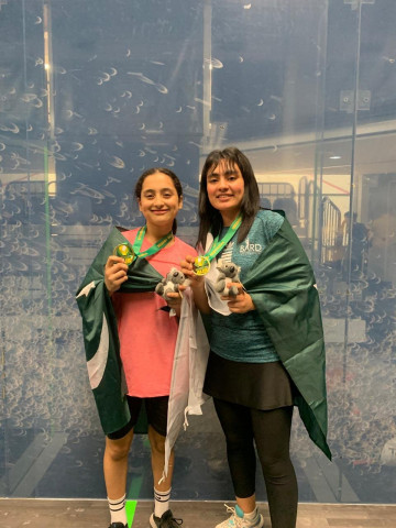 mahnoor ali mahwish ali win big at australian junior open mahnoor ali mahwish ali win big at australian junior open
