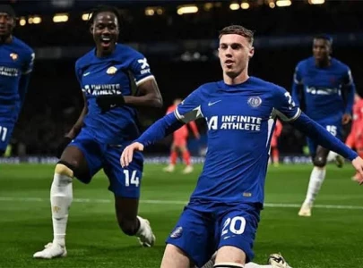 palmer scores four as chelsea hit everton for six