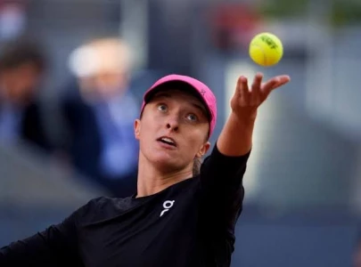 swiatek gauff through in madrid open as osaka falls