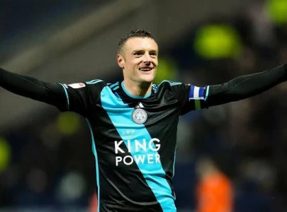 vardy leads leicester to championship title