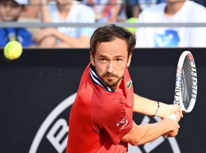 medvedev out as swiatek cruises in rome open medvedev out as swiatek cruises in rome open