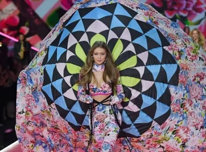 victoria s secret returning to the runway after six years