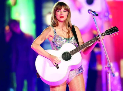 can swifties wake taylor up