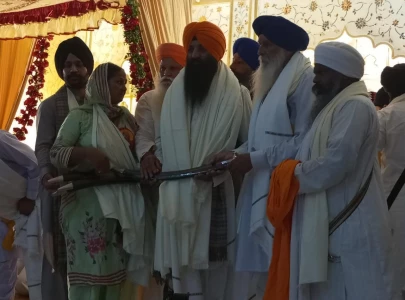yatris attend death anniversary of guru arjan dev ji