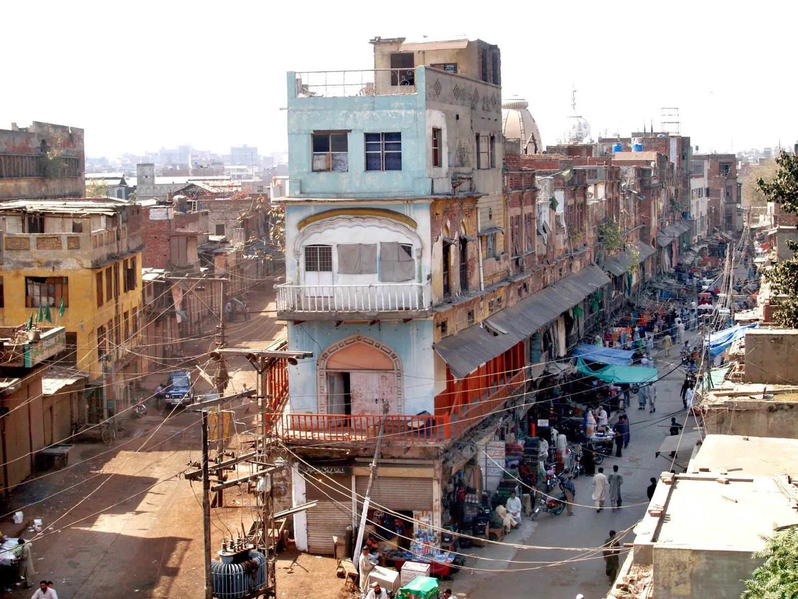 old lahore simmers under the sun old lahore simmers under the sun