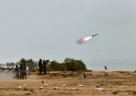 pakistan navy successfully tests surface to air missiles